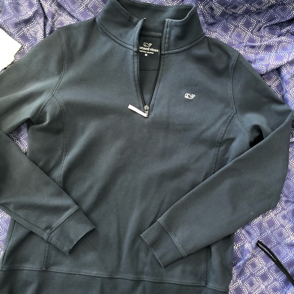 Vineyard Vines Tops - VV Sweater
